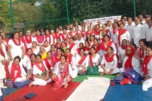 भोपाल में 59 वां योग दिवस के आअवसर पर प्रांतीय प्रधान श्री मोहनलाल गुप्ता, मुख्य अतिथि डॉ महेश शुक्ला अन्य सभी जिला एवं क्षेत्रीय अधिकारियों और साधको साथ