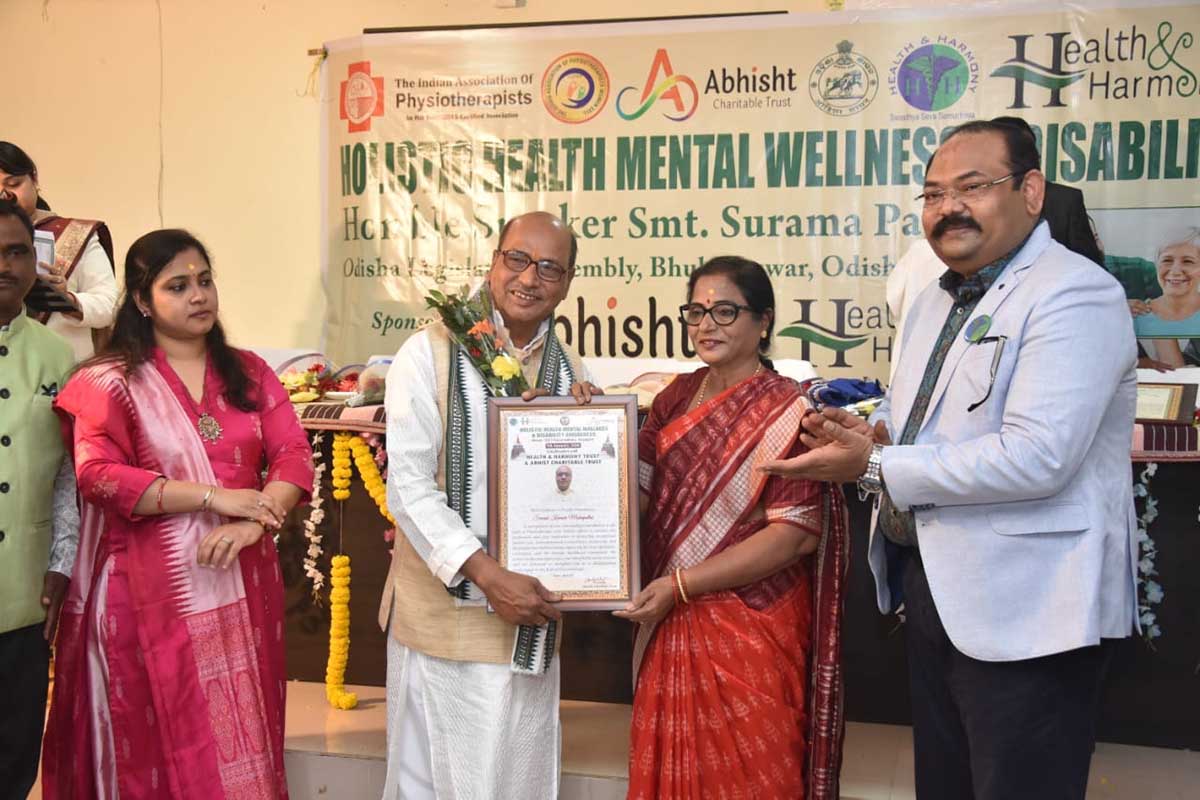 Prant Pradhan of BYS Odisha Suresh Mohapatra awarded by Hon'ble speaker of Odisha