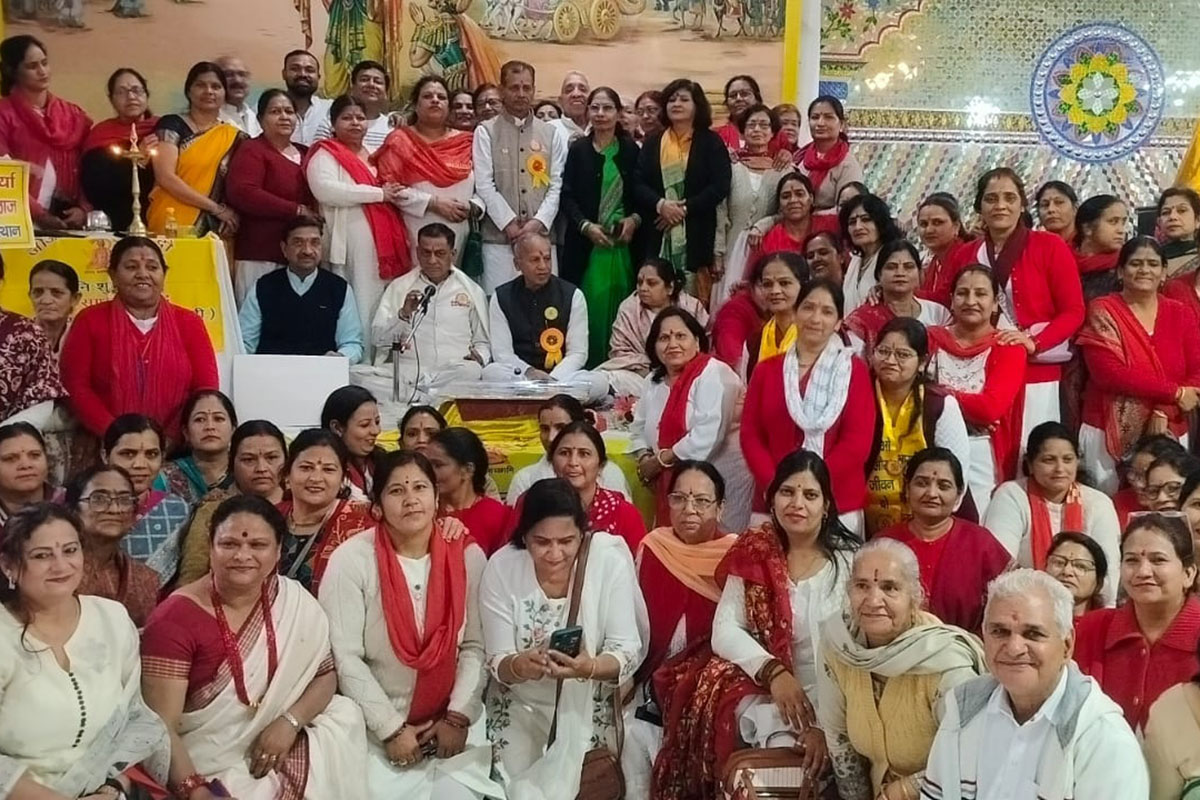 Sh Desraj ji in Dehradun , Uttrakhand yog shivir along with sh Mohan Virmani ji, mantri uttrakhand