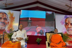 बसंत कुंज में दक्षिण दिल्ली में श्री देस राज जी जिला योग उत्सव